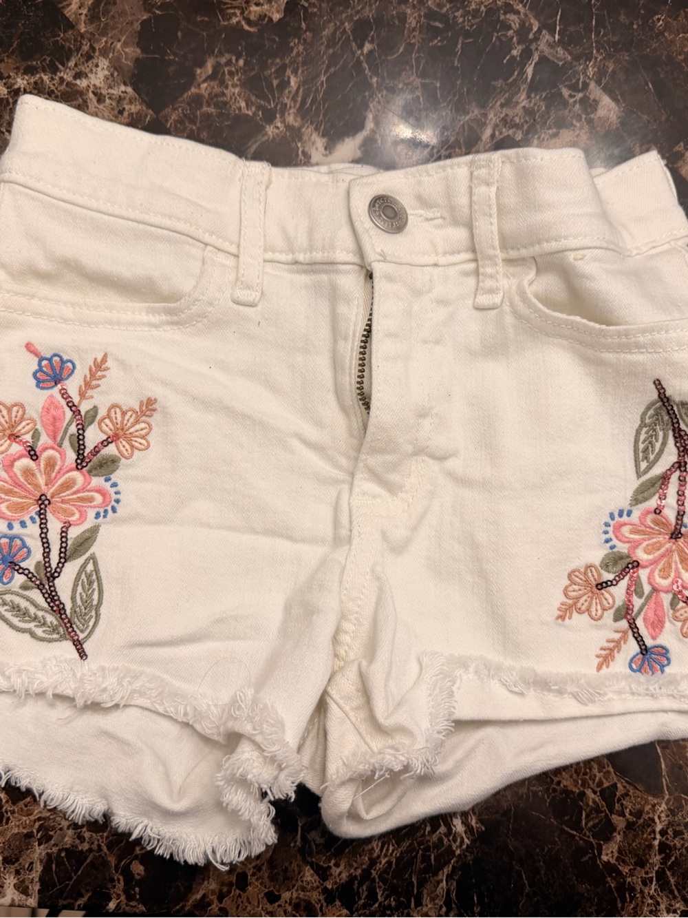 Abercrombie & Fitch White Denim Frayed Hem Shorts - Picture 4 of 4